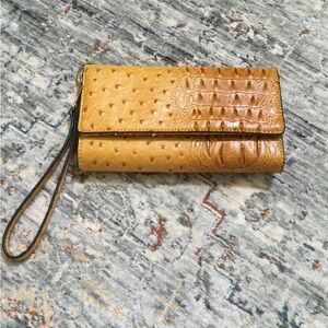 Elegant Tant faux Leather Clutch
